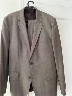 Men's Hugo Boss Taupe Gray Two-Button Suit